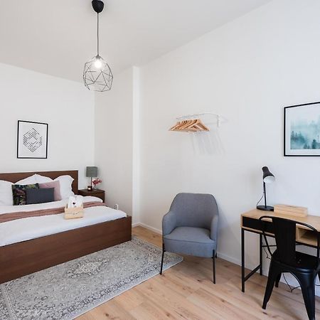 10 Min City Centre 5 People Apartment, Free Coffee Praga Exterior foto