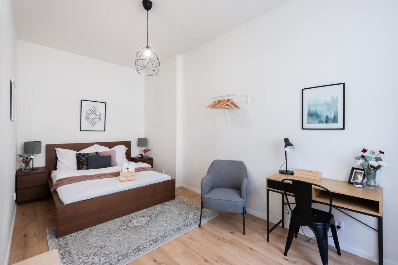 10 Min City Centre 5 People Apartment, Free Coffee Praga Exterior foto