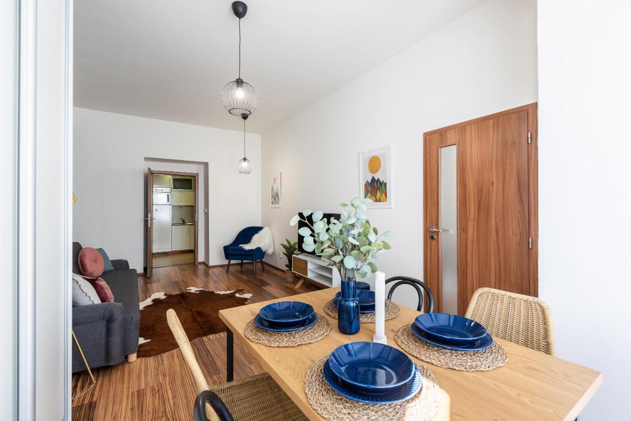 10 Min City Centre 5 People Apartment, Free Coffee Praga Exterior foto