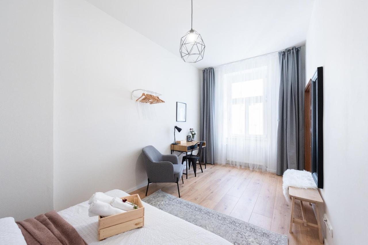 10 Min City Centre 5 People Apartment, Free Coffee Praga Exterior foto