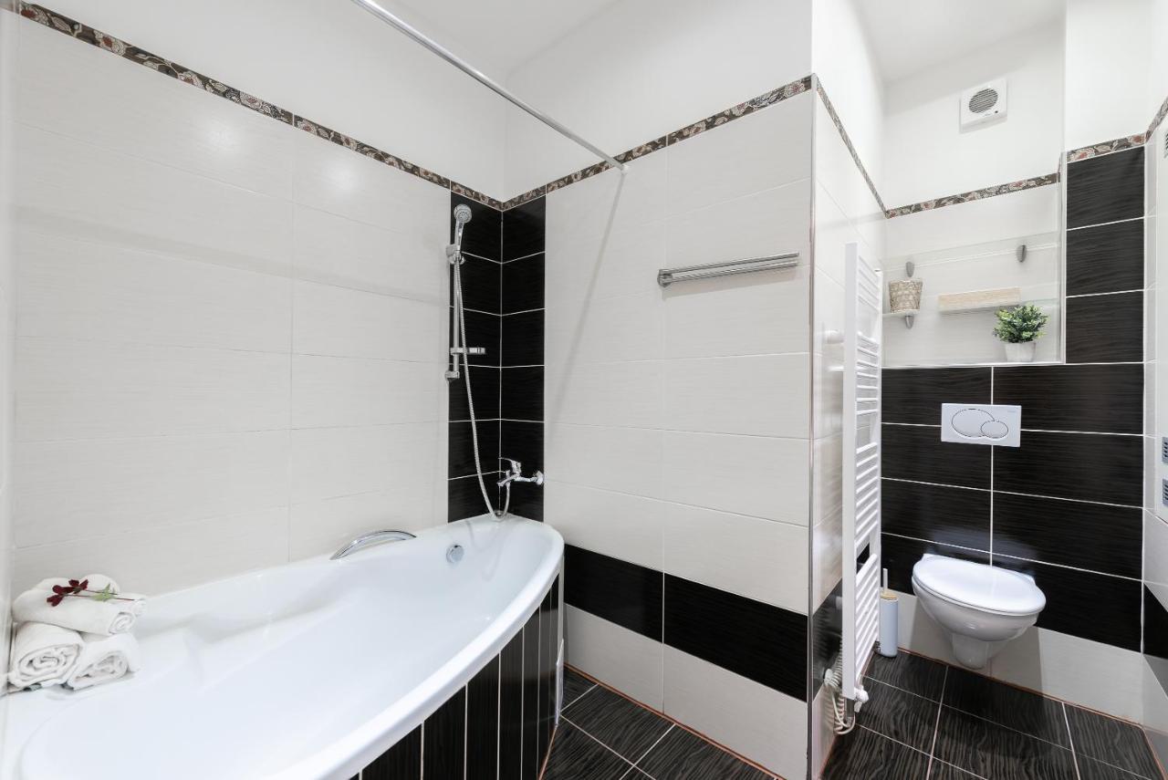 10 Min City Centre 5 People Apartment, Free Coffee Praga Exterior foto