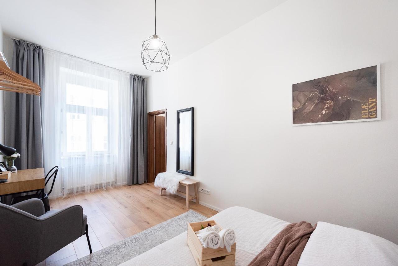 10 Min City Centre 5 People Apartment, Free Coffee Praga Exterior foto